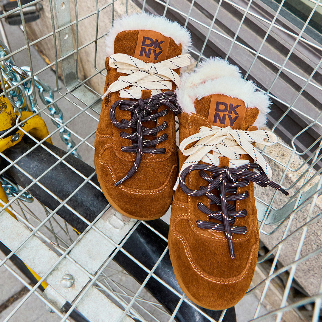 Faux-fur collar suede sneakers
