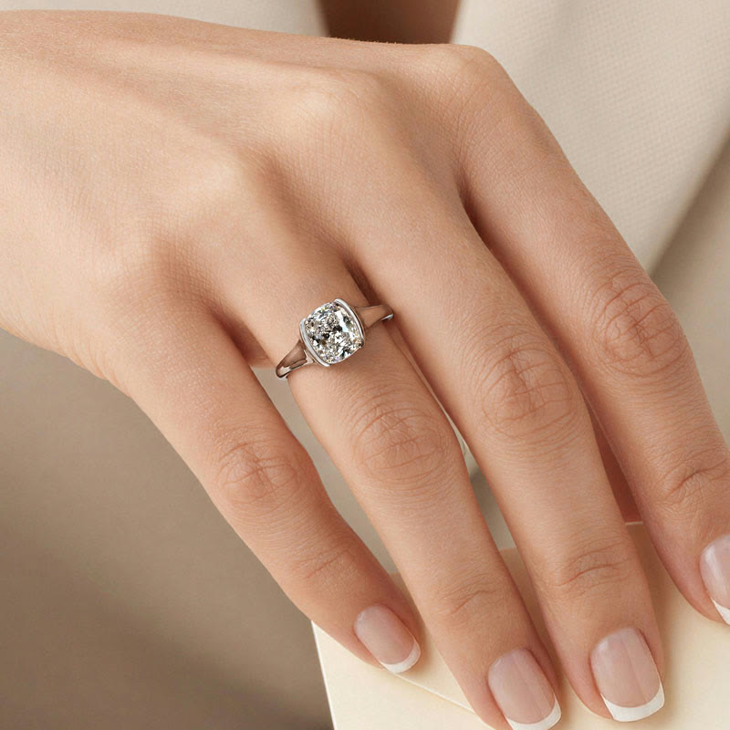 A solitaire as it looks on a hand