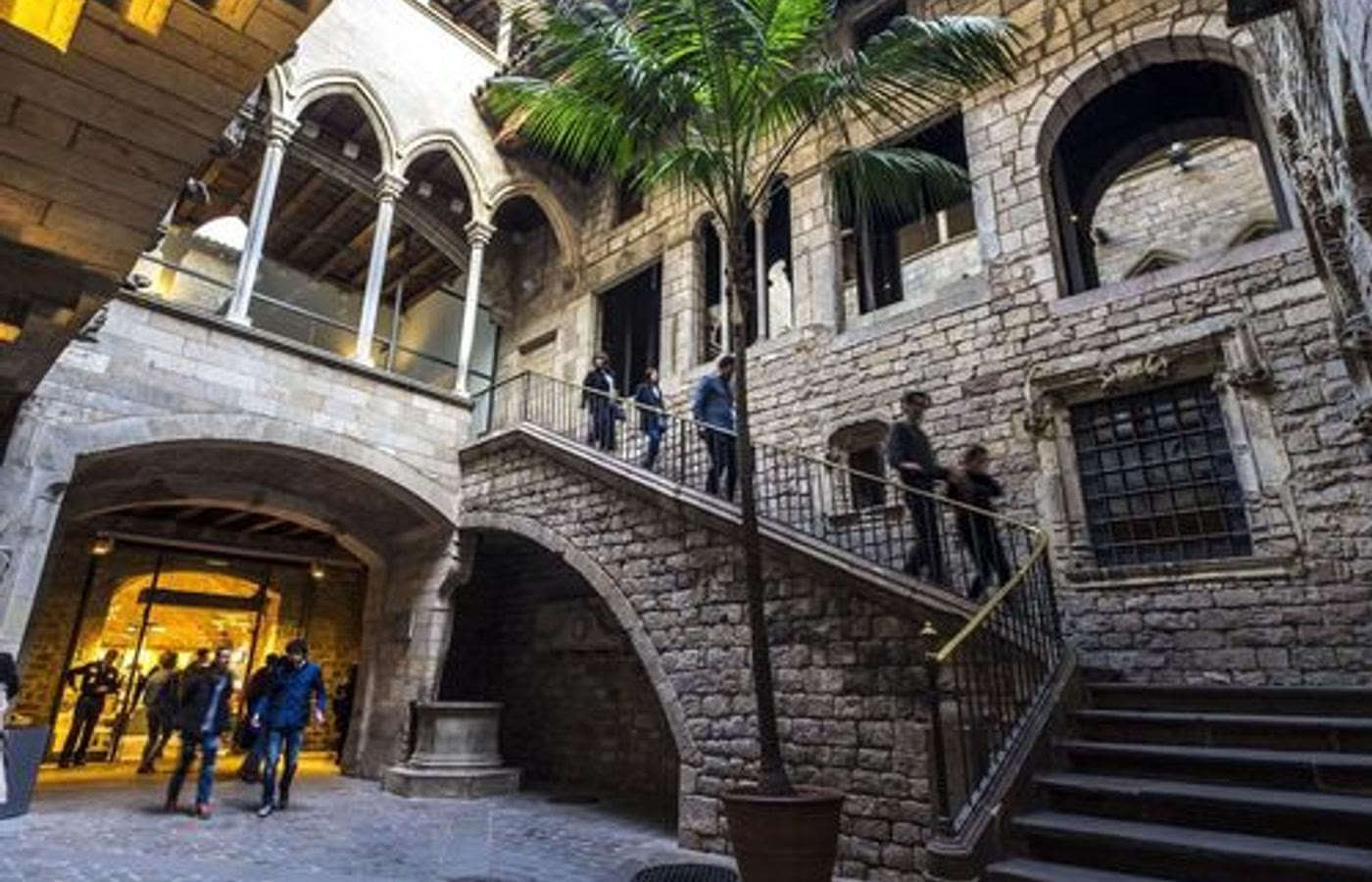 Entrada al Museo Picasso y paseo por El Born
