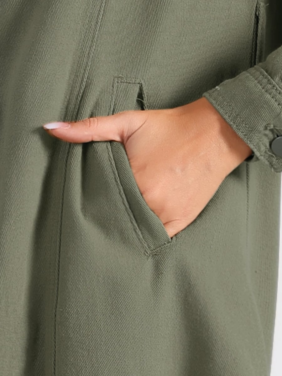 Close-up of a hand in the slanted pocket