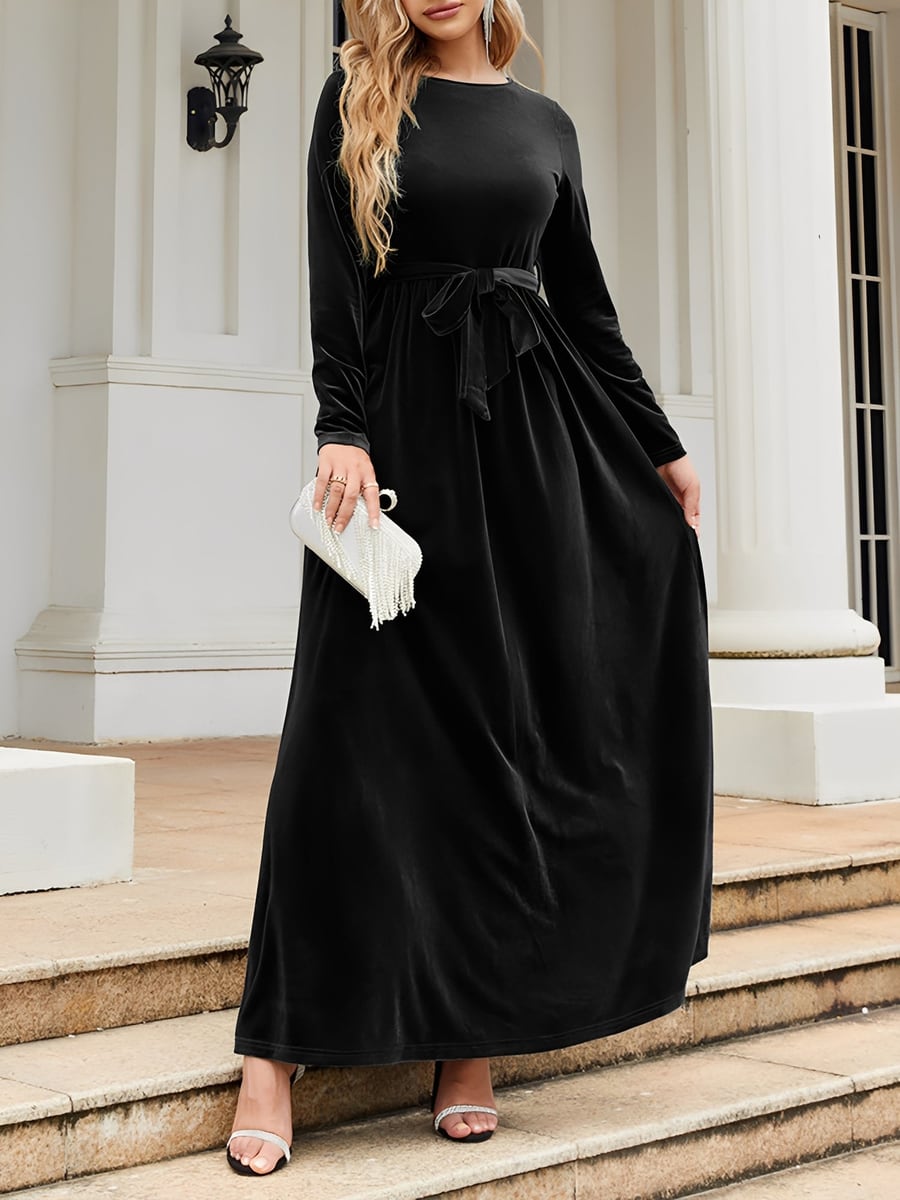 Front view in black