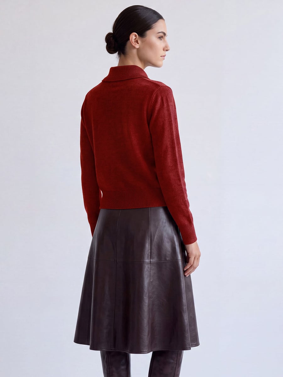 Back view showing the collar and length