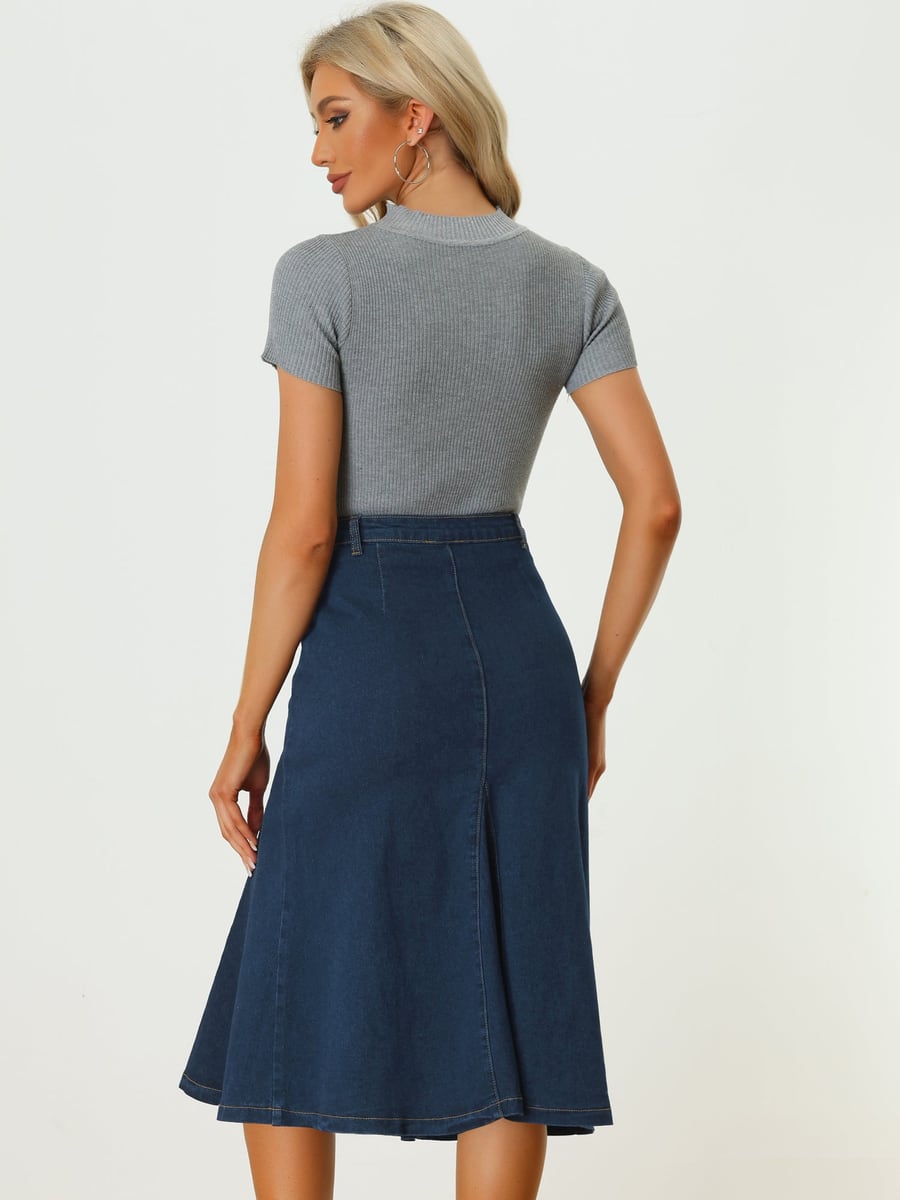 Back view with a grey tee