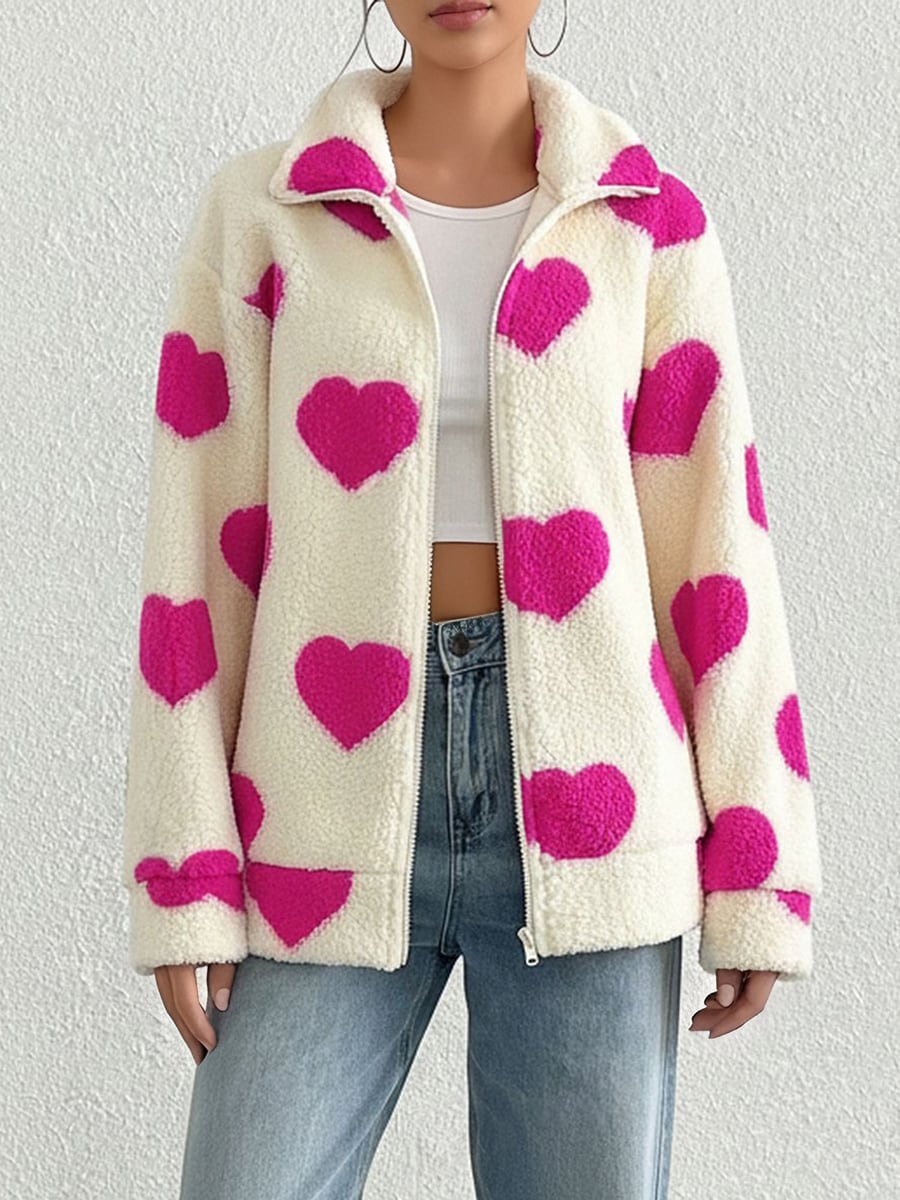De frente, con corazones rojo rosa