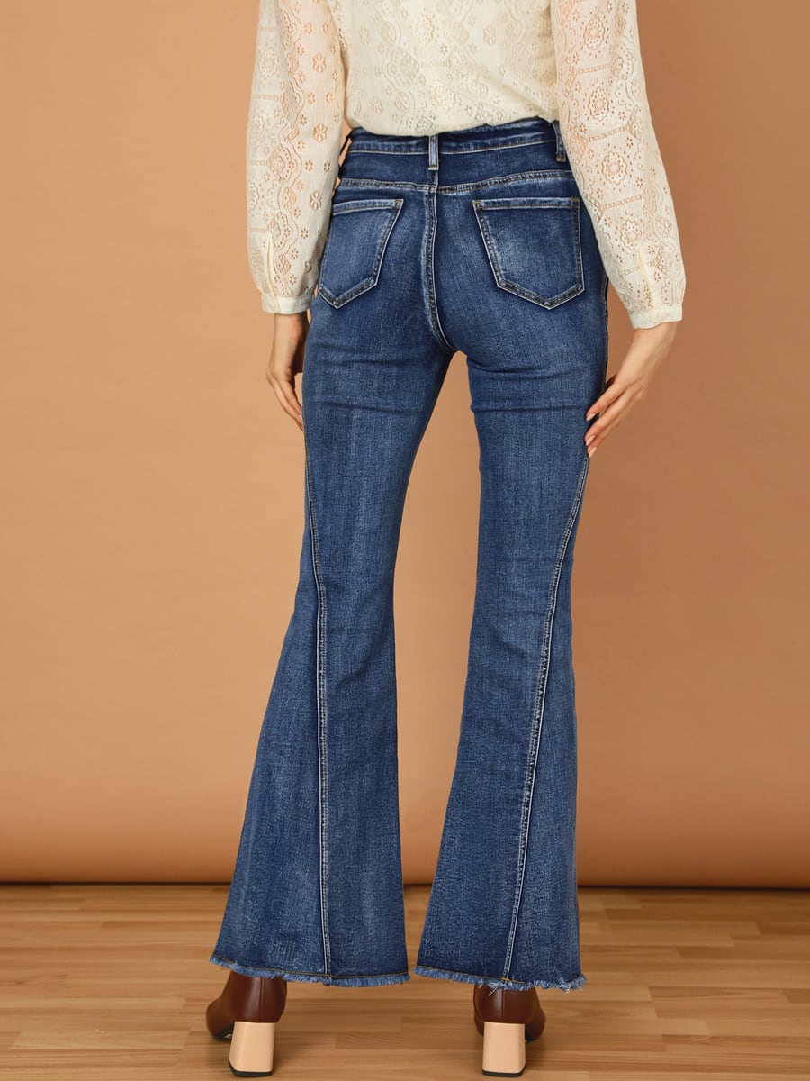 Back view showing the back pockets
