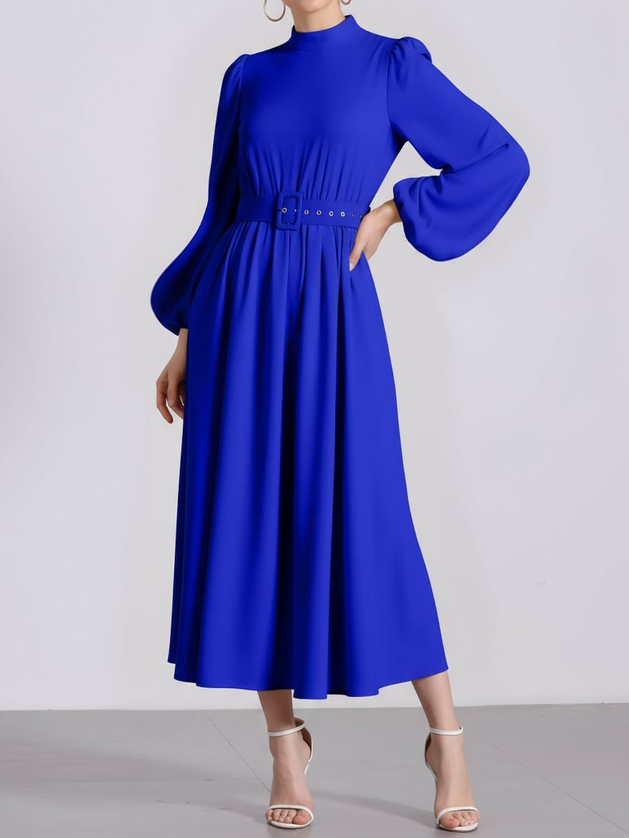 Front view with a hand on the hip
