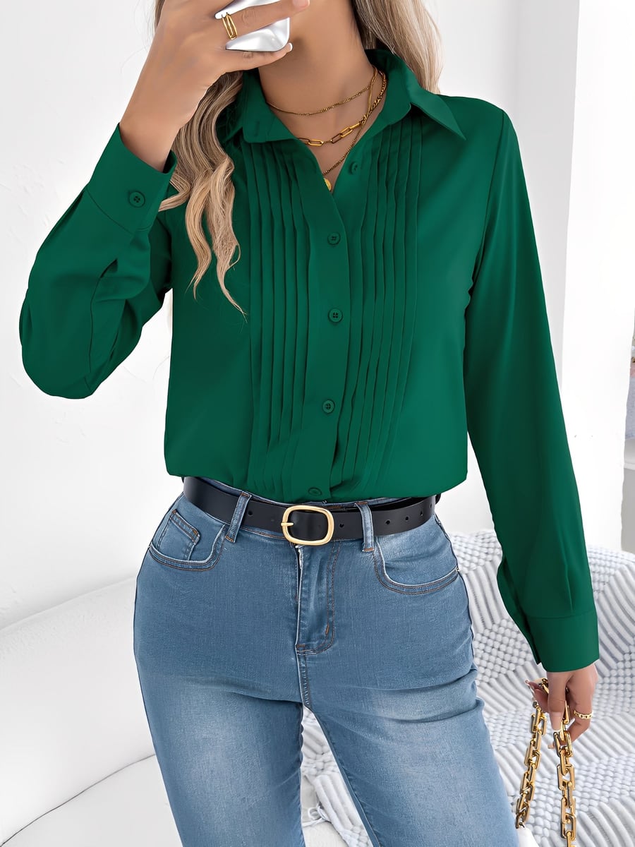 De frente, en verde