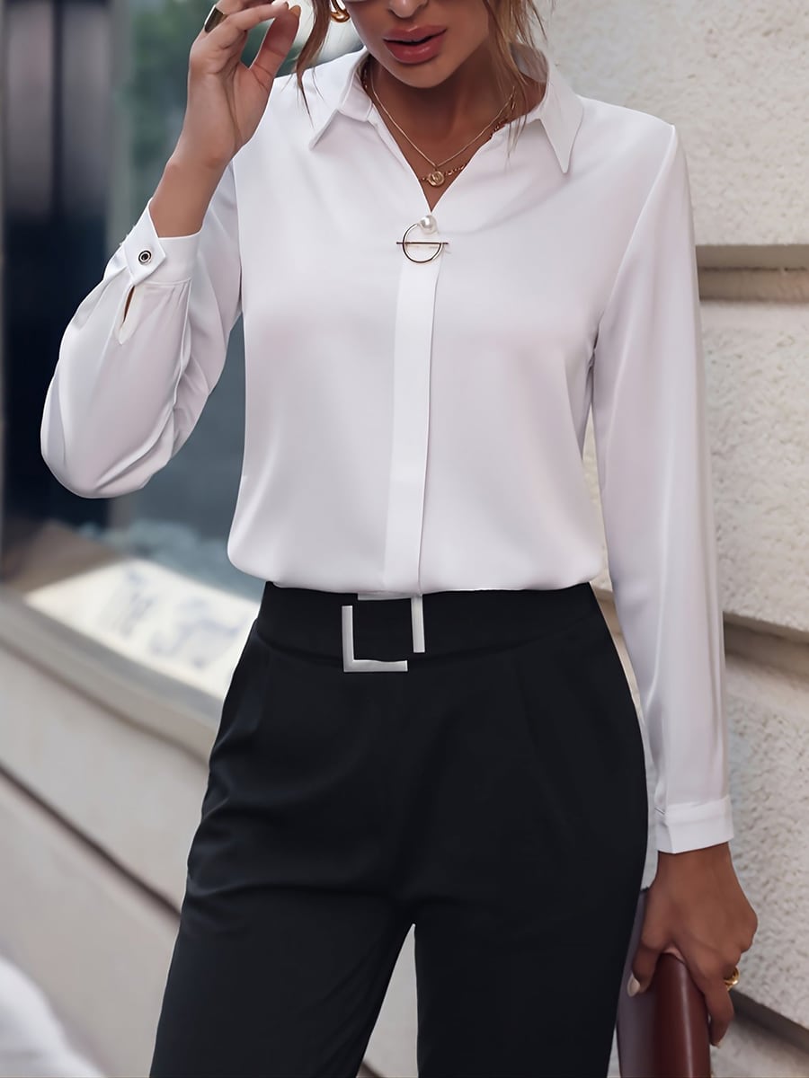 Front view in white