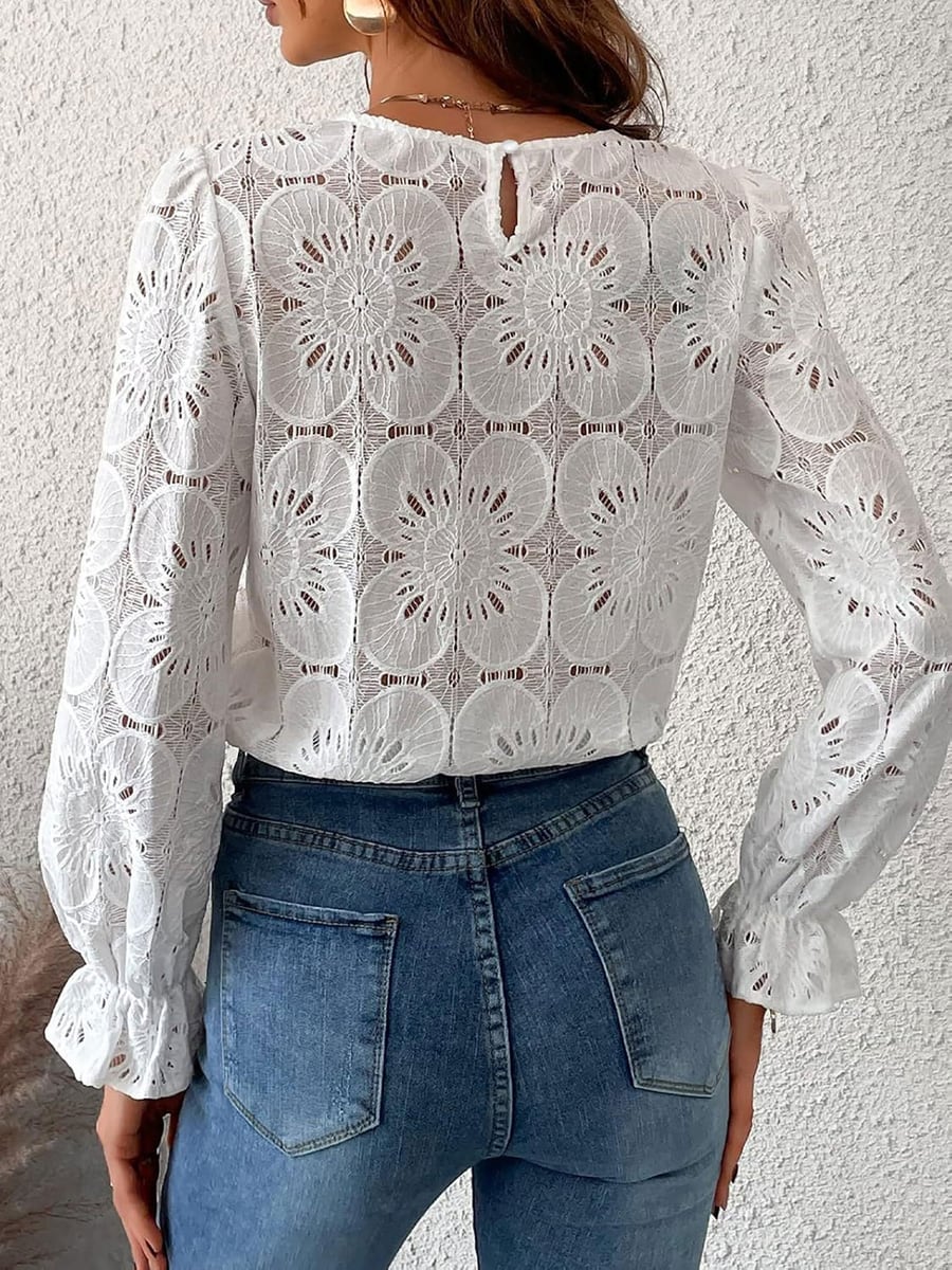Back view in white