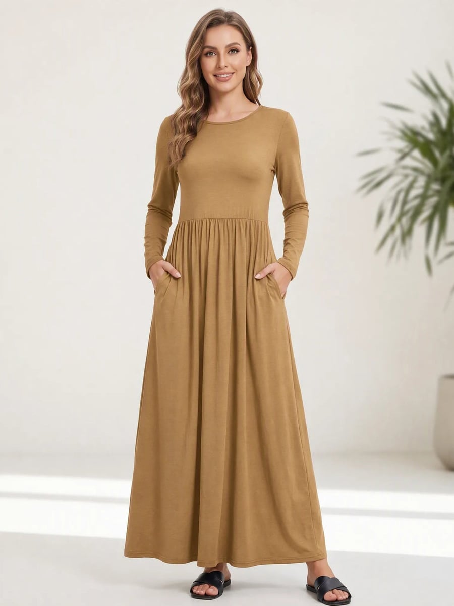 Front view with hands in the pockets