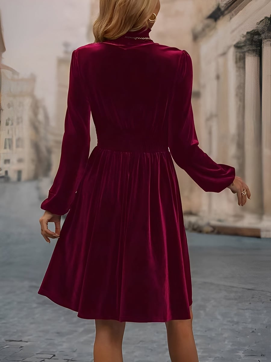 Back view in burgundy