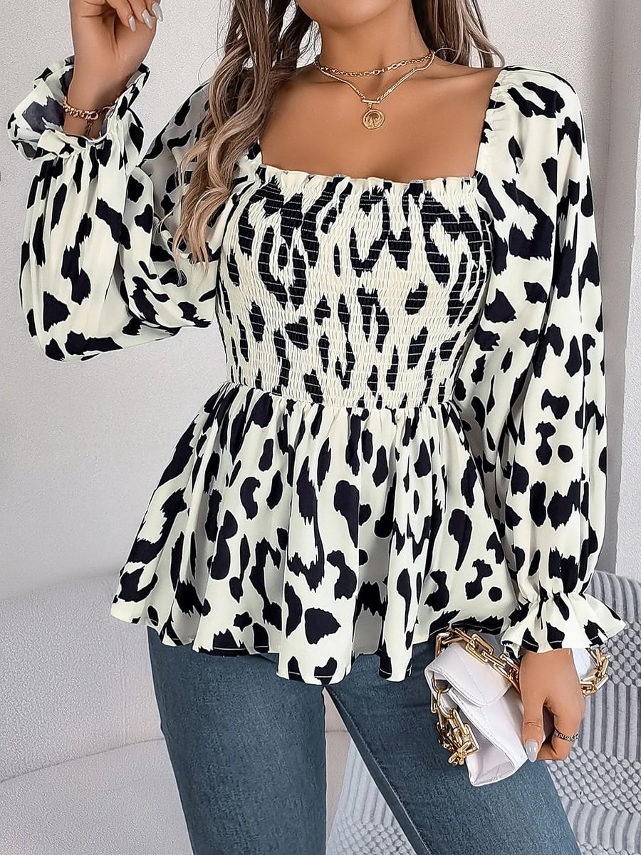 Front view in white leopard