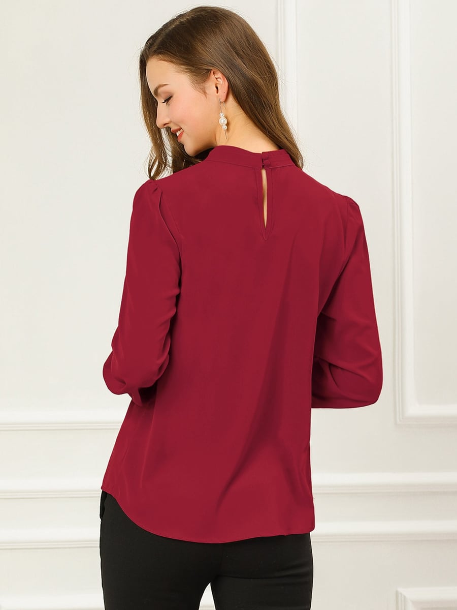 Back view with the buttoned keyhole