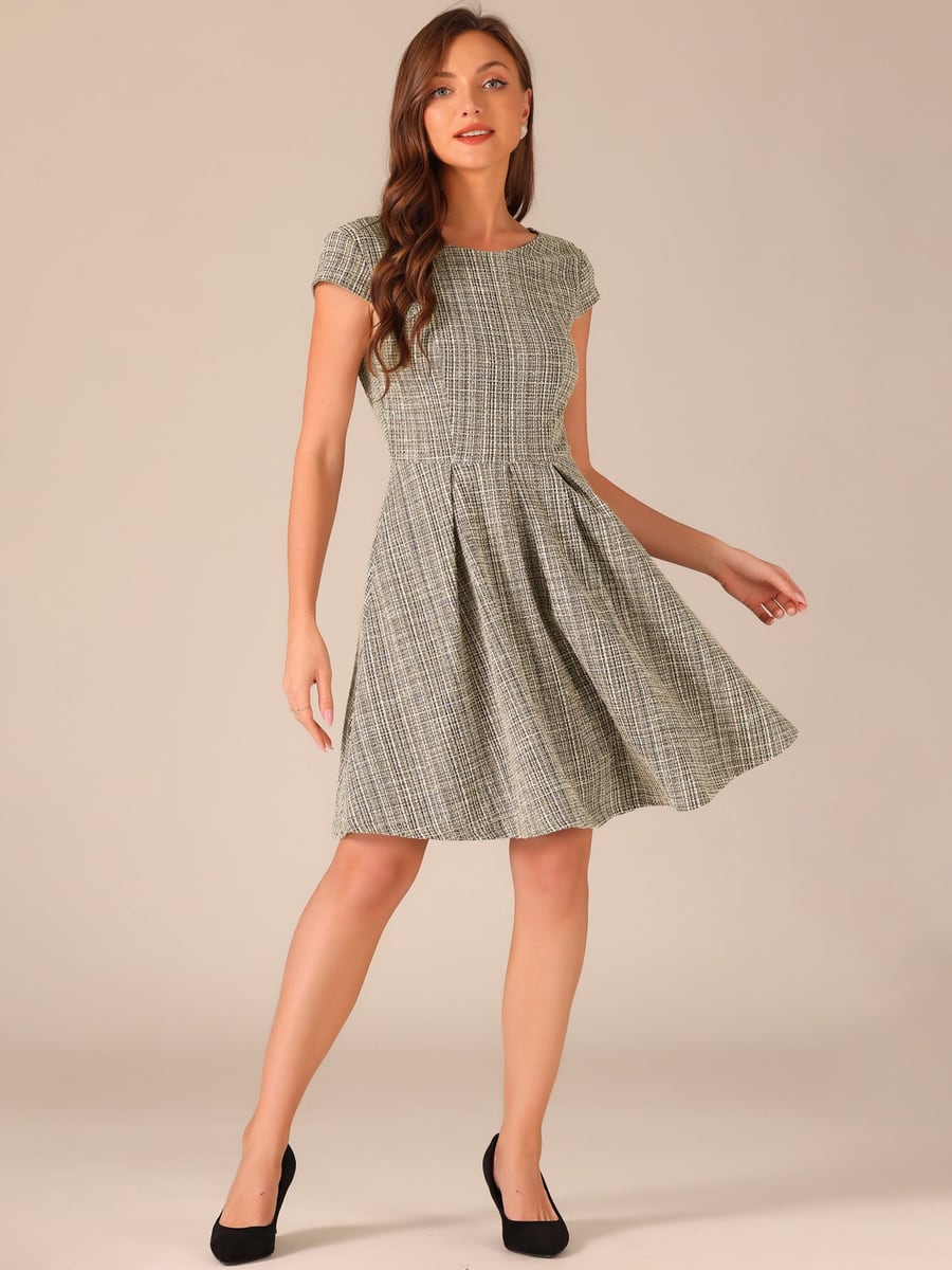 Full-length view in black-brown tweed