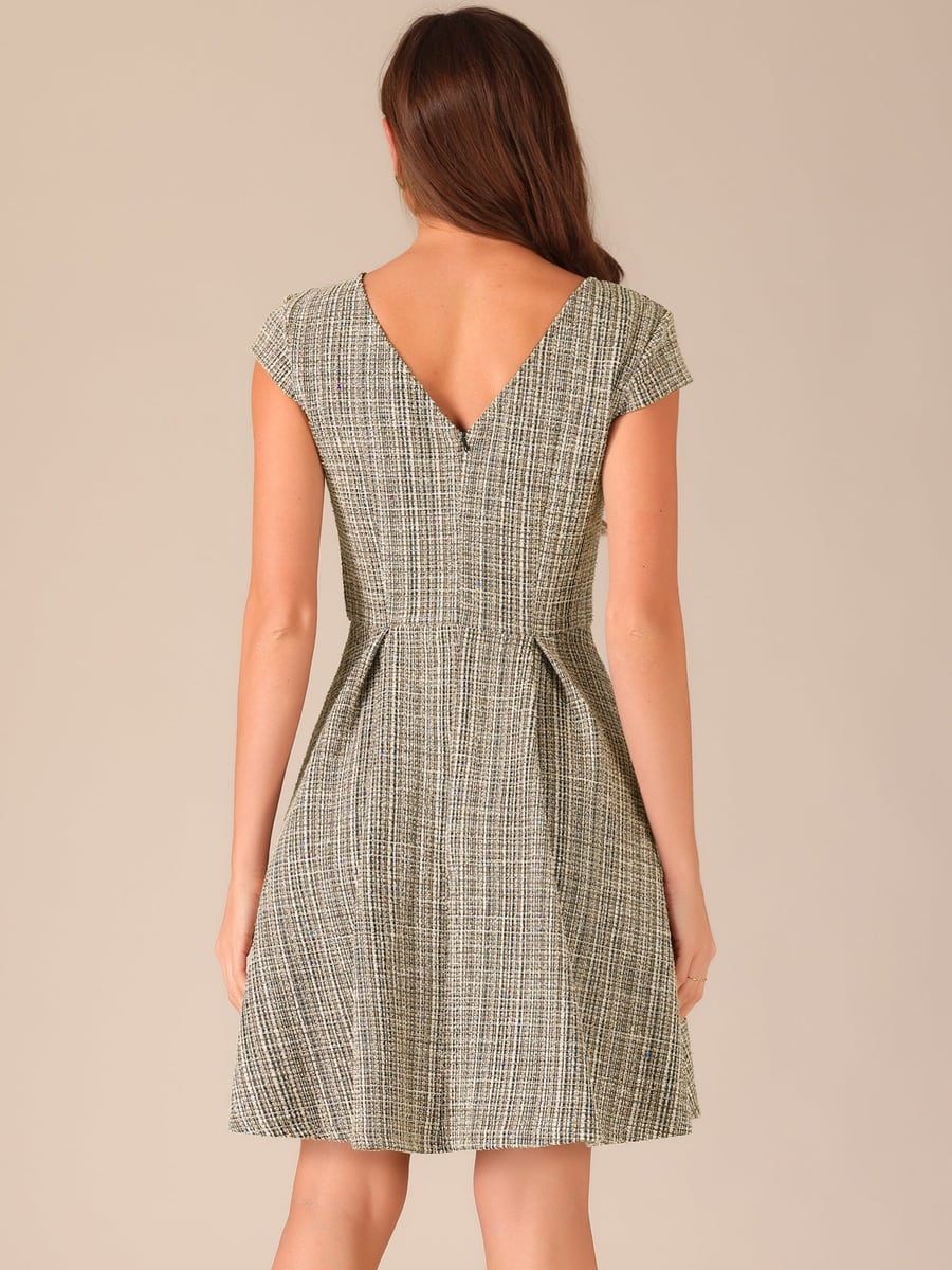 Back view showing the V back