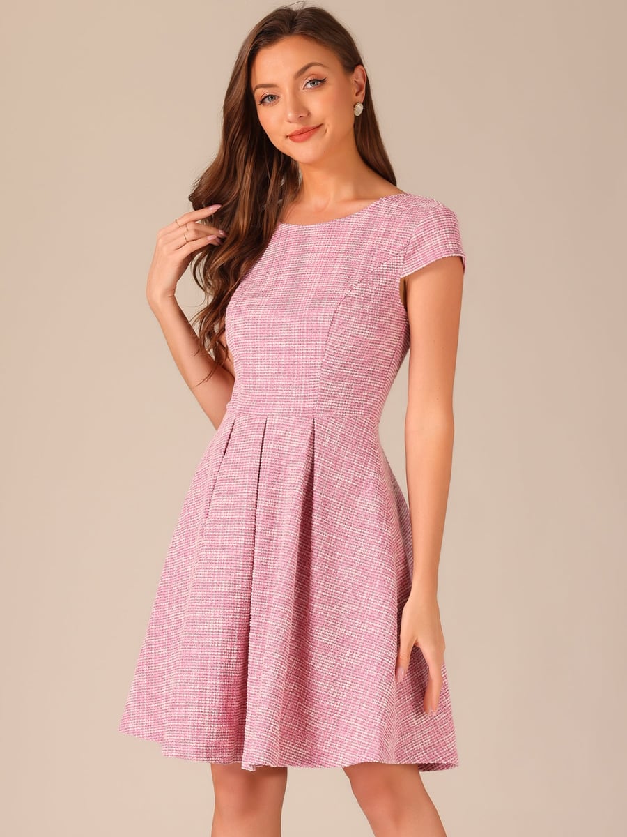 Front view in white-pink tweed