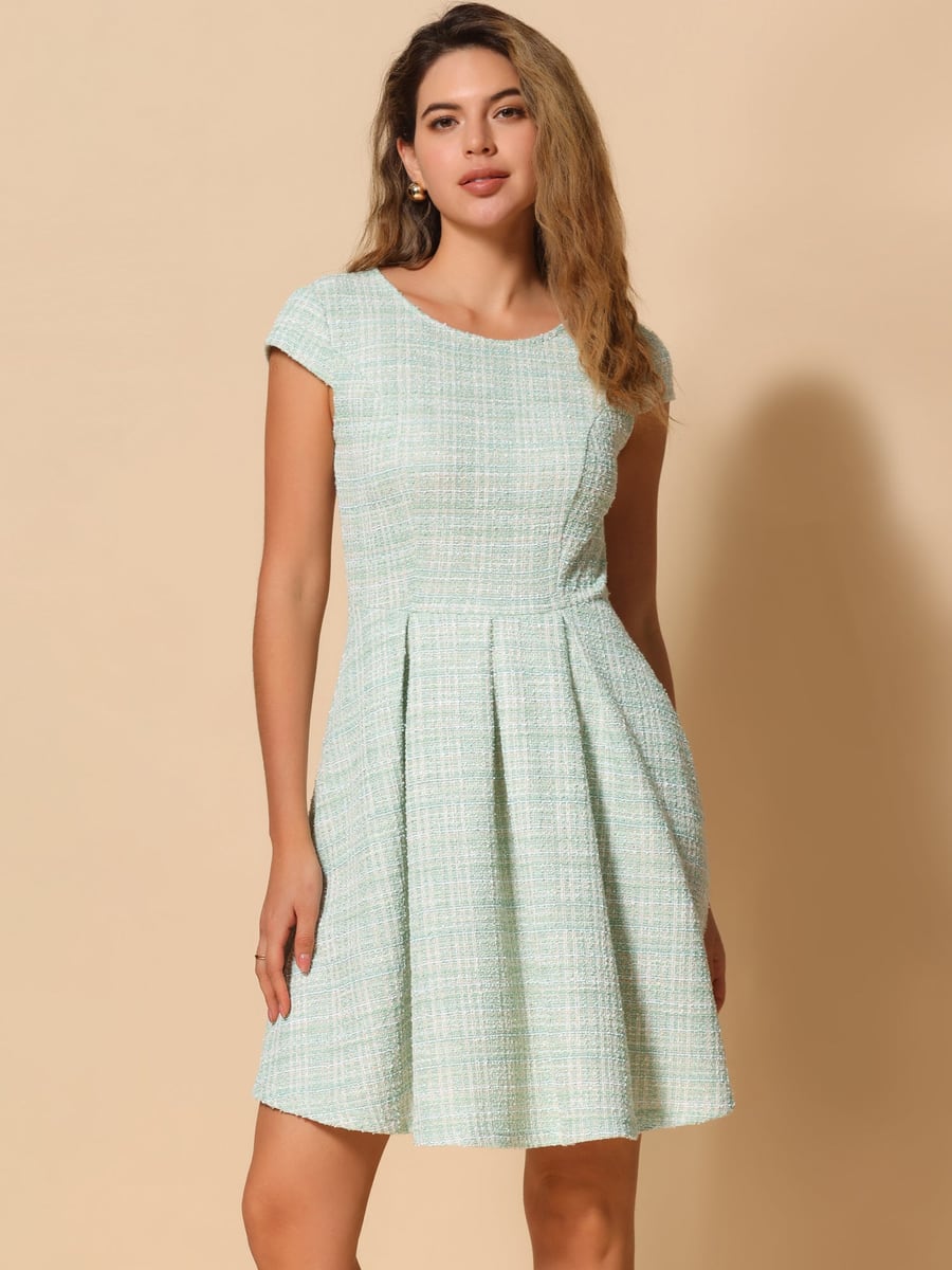 Front view in green-white tweed