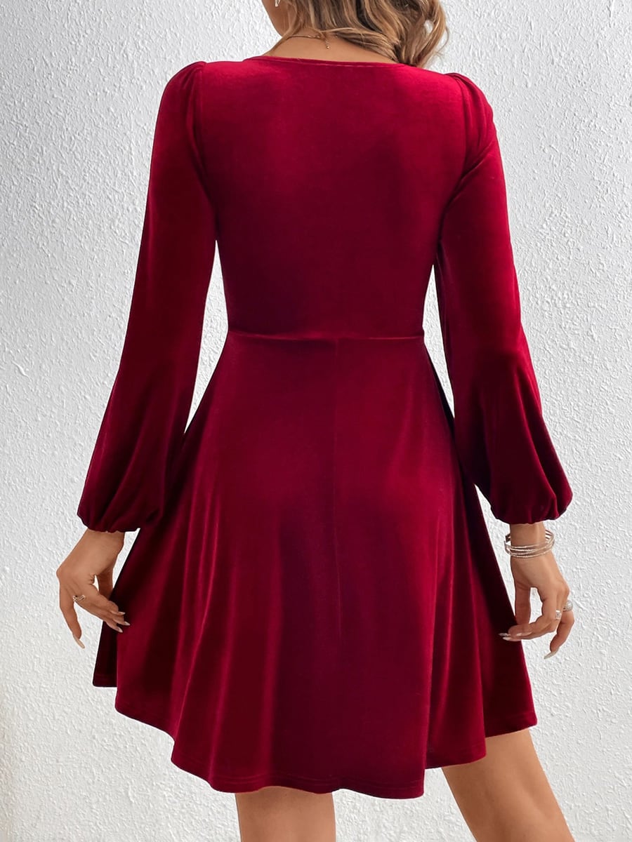 Back view in burgundy