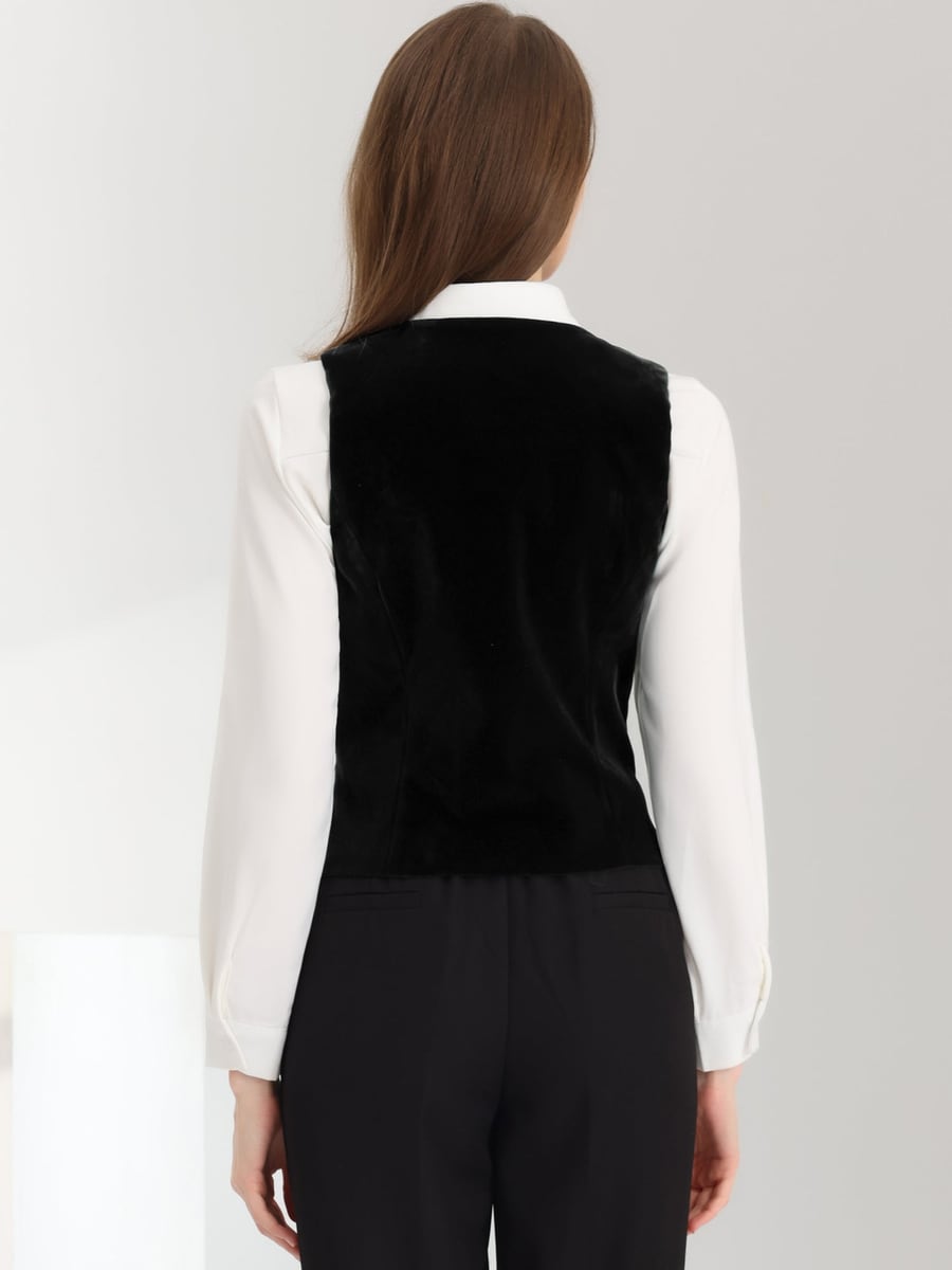 Back view in black