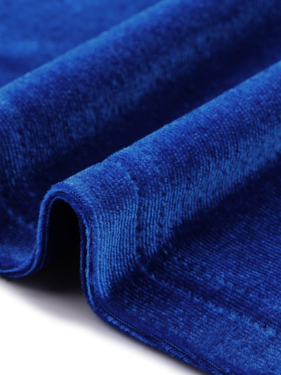Close-up of the velvet