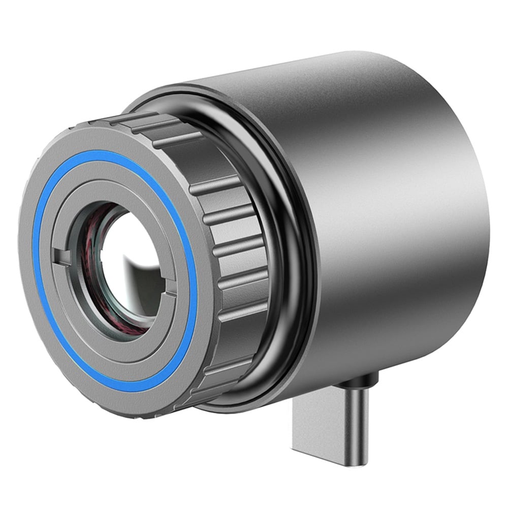 The C210 with its manual focus ring