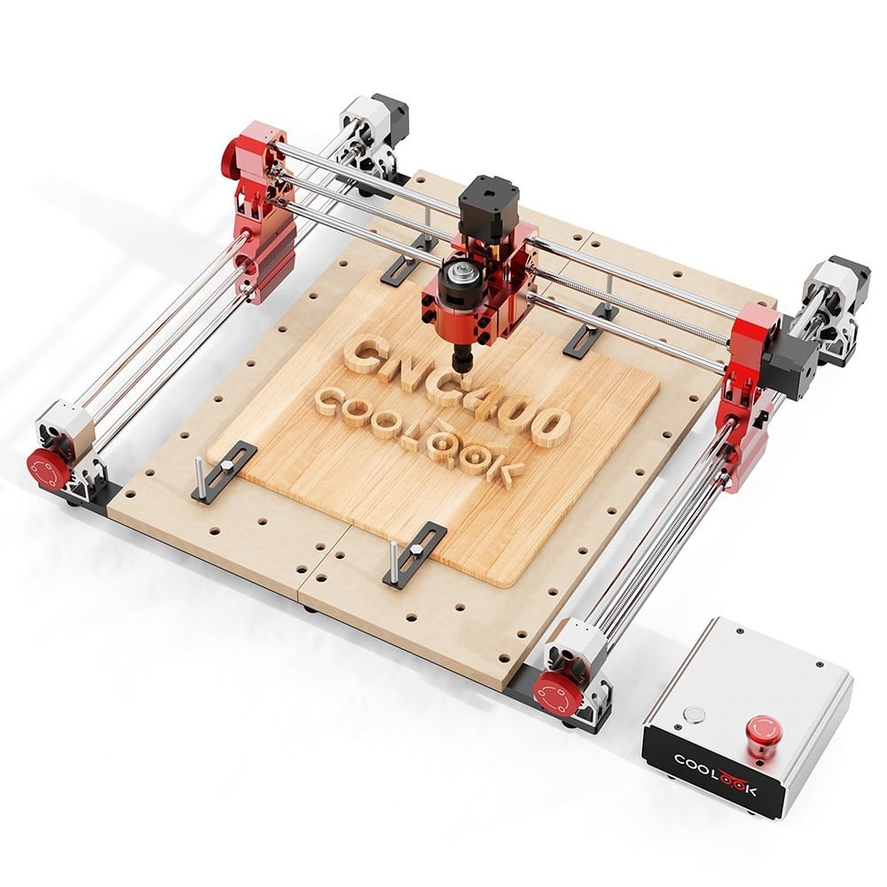 La máquina con bloques rojos y caja de control