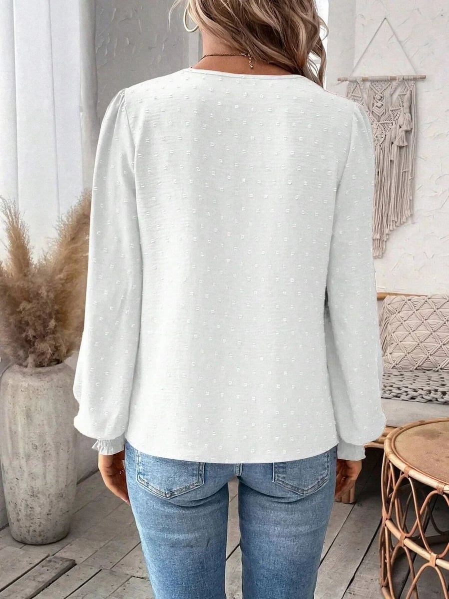 Back view in white