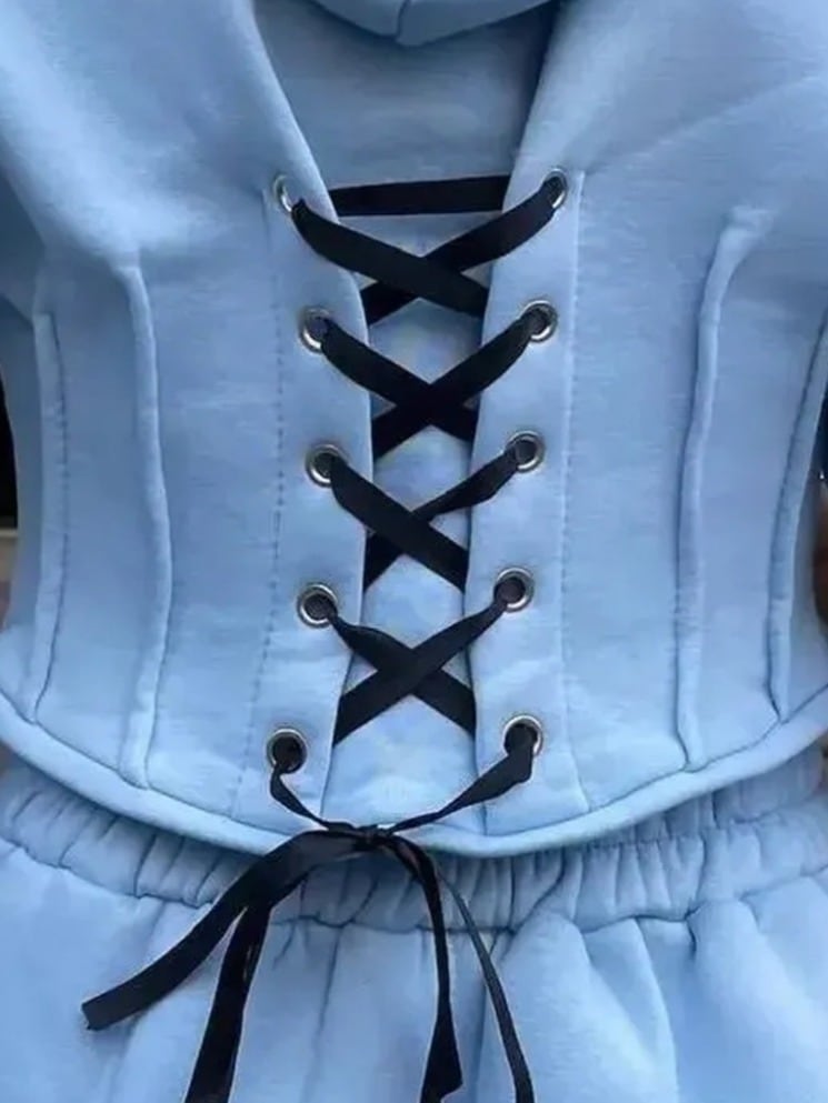 Close-up of the cord and eyelets