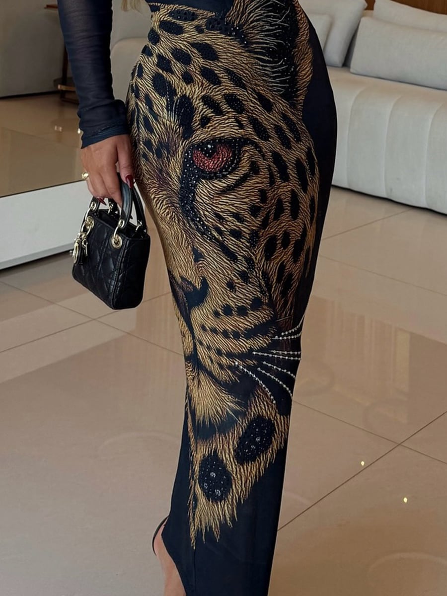 Close-up of the tiger print